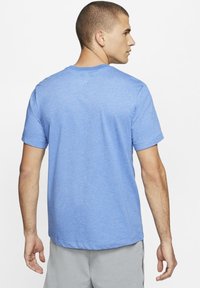 Nike Performance CREW SOLID - T-shirt desportiva - light game royal heather/black