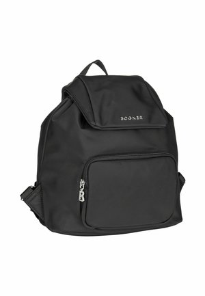 Sac à dos en nylon noir avec une forme arrondie, doté d'une poche zippée sur le devant, d'un logo en relief et de bretelles réglables pour plus de confort.