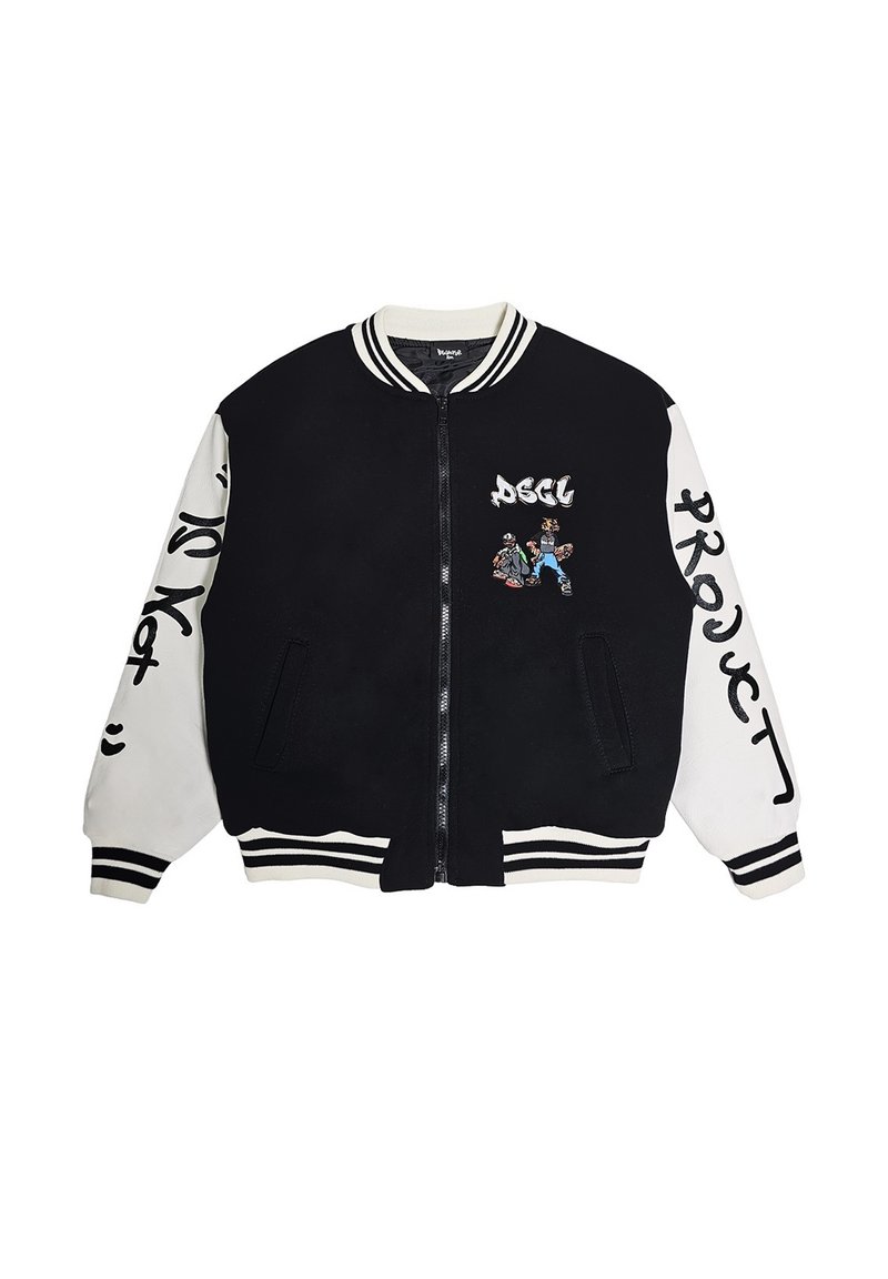 Giacca varsity bianca e nera con zip frontale, polsini a righe e grafiche ricamate sul davanti e sulle maniche. Tessuto morbido e strutturato.