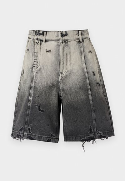 Feng Chen Wang GRADIENT WASHED UNISEX - Shorts di jeans - black gradient