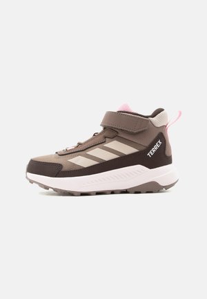 adidas Terrex, ANYLANDER MID UNISEX - Scarpa da hiking - earth strata/taupe/aurora coffee