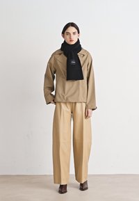 COACH PATCH SCARF - Bufanda - black