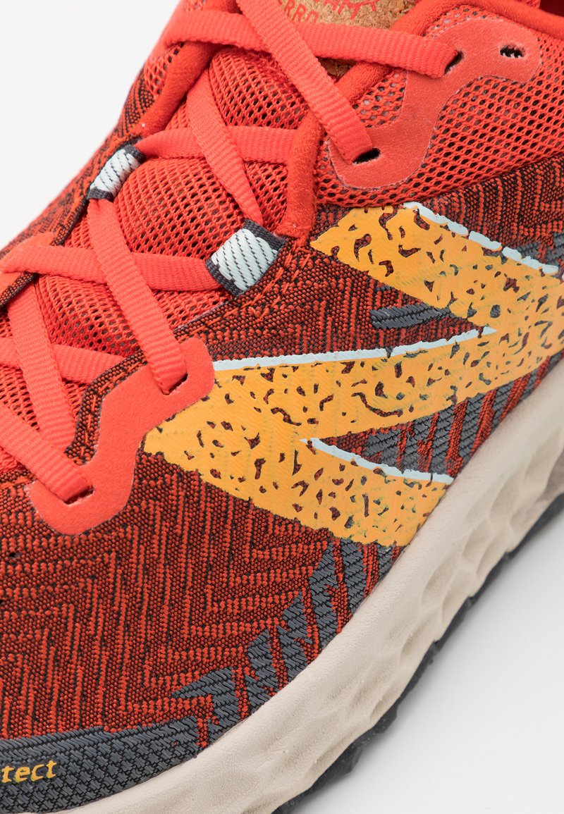 Herren Laufschuhe | New Balance MENS FRESH FOAM HIERRO V7 Laufschuh Trail orange/koralle - SH11853 Herren Laufschuhe | New Balance MENS FRESH FOAM HIERRO V7 Laufschuh Trail orange/koralle - SH11853