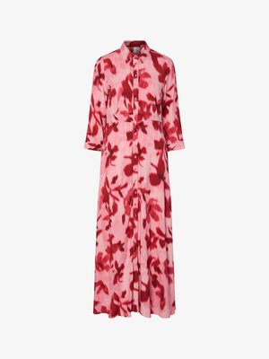 Dolga roza obleka z rdečim cvetličnim vzorcem, z gumbi na sprednji strani, ovratnikom in rokavi do tri četrtine dolžine.