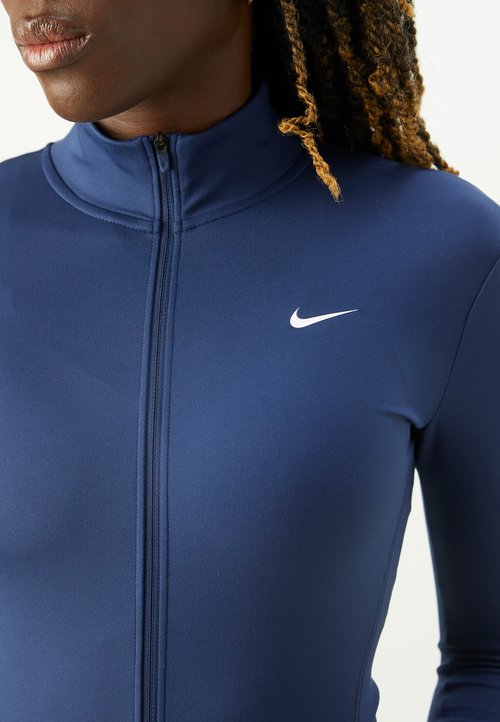 Nike One entallada — photo 7