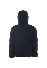 Mørkeblå puffjakke med hætte, vandret syninger og quiltet tekstur, designet til varme og isolering.