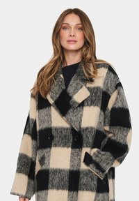 Saint Tropez Classic coat - black