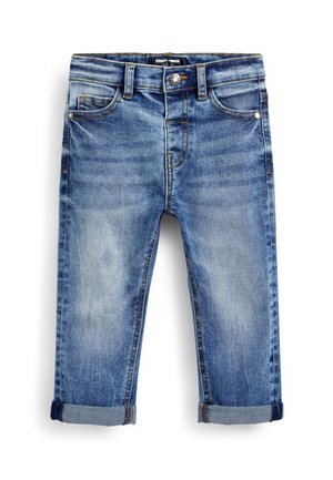 Jean en denim bleu délavé pour tout-petits, avec revers roulés, poches avant et arrière, passants pour ceinture et fermeture à bouton.