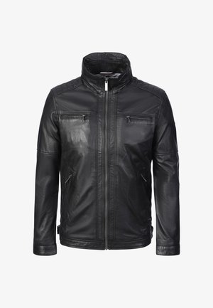 Chaqueta de cuero negra con cuello alto, cremallera frontal, dos bolsillos con cremallera en el pecho y dos bolsillos laterales con cremallera, mostrada sobre un fondo blanco.