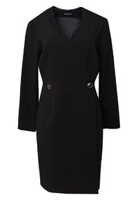 Svart omlottklänning med långa ärmar, V-ringning, två runda guldfärgade detaljer vid midjan och ett mjukt, strukturerat tyg.