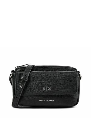 Schwarze strukturierte Leder-Umhängetasche mit silberfarbenen Beschlägen, Frontklappentasche und Armani Exchange Logo unten vorne.