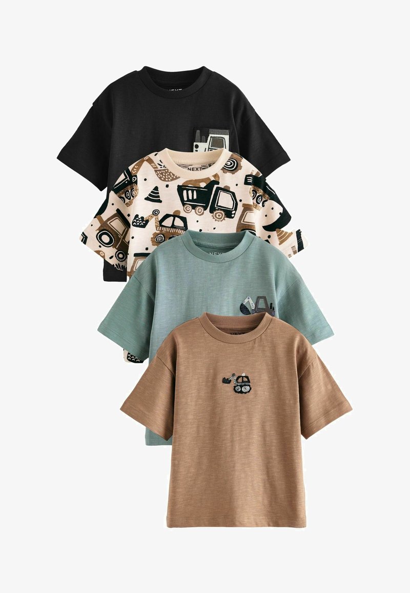 Četri īsās piedurknēs t-krekli: melns ar kabatu, bēšs ar kravas auto attēlu, gaiši zaļš ar mazu kravas auto detaļu un brūns ar kravas auto grafiku.