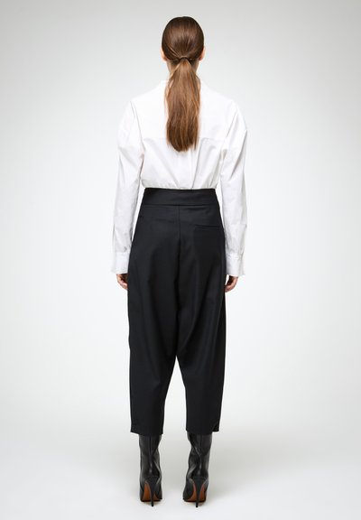 VSP LARYSSA - Kelnės - black