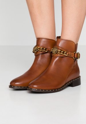 Botines - cognac