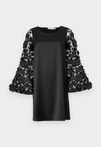 Valittu, black