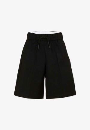 Zwarte knielange shorts met elastische tailleband en trekkoord, voorzien van een ontspannen pasvorm en voornaaddetails.