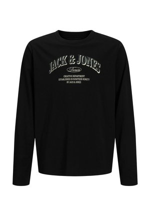 Chemise noire à manches longues avec texte blanc « Jack & Jones Denim Creative Department Established in Nineteen Ninety by Jack & Jones » sur le devant.