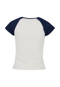 Korte mouw, getailleerd T-shirt in crème met marineblauwe raglanmouwen. Gemaakt van zachte katoen, met een gladde textuur en zonder versieringen.
