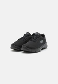 Skechers Performance GO WALK 7 LECE UP - Chaussures de course - black