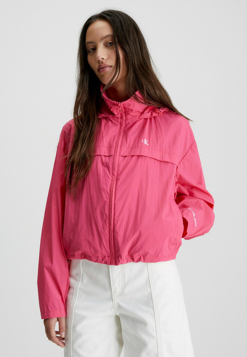 Calvin Klein Jeans HOODED WINDBREAKER Leichte Jacke pink flash/pink
