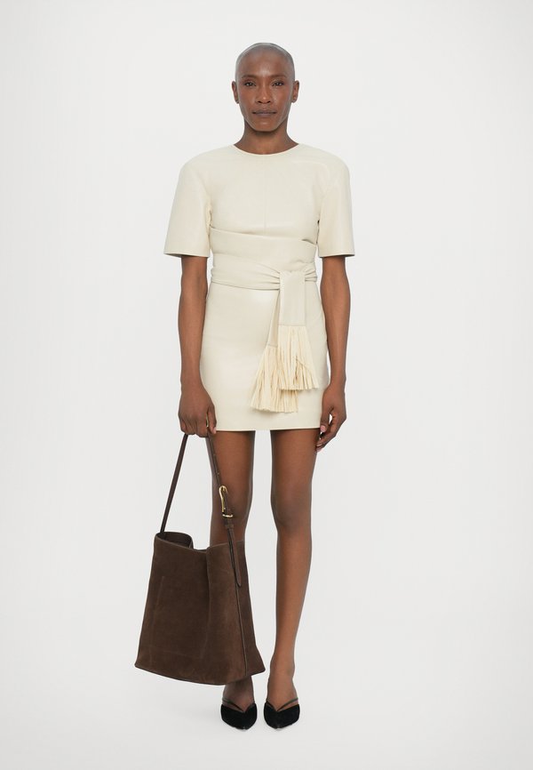 SLOUCH BUCKET - Handbag4