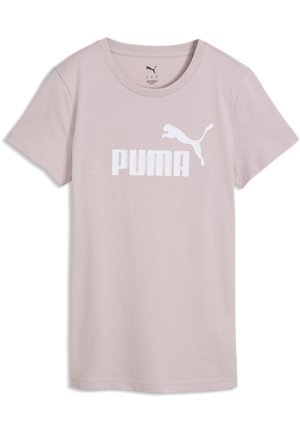 Svetloružové tričko s krátkym rukávom, veľkým bielym logom PUMA a grafikou skákajúcej pumy na hrudi, vystavené naplocho.