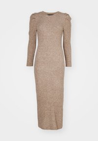 Abito a maniche lunghe in maglia a costine di colore marrone chiaro, con scollo a girocollo e dettagli sulle spalle a sbuffo, caratterizzato da una silhouette aderente.