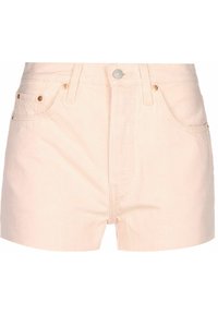 Hellrosa High-Waist-Jeanshorts mit vorderem Knopf, Gürtelschlaufen und metallenen Nieten-Details an den Taschen.