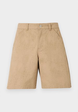 Μπεζ σορτς μήκους μέχρι το γόνατο με διακριτό υφασμάτινο μοτίβο, μπροστινό κλείσιμο με κουμπί και φερμουάρ, πλαϊνές τσέπες και θηλιές για ζώνη.