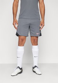 Nike Performance STRIKE SHORT - Sports shorts - iron grey/black/sunset pulse