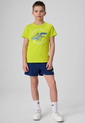 4F, - Krótkie spodenki sportowe