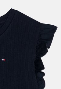 Tommy Hilfiger RUFFLE - Camiseta estampada - desert sky