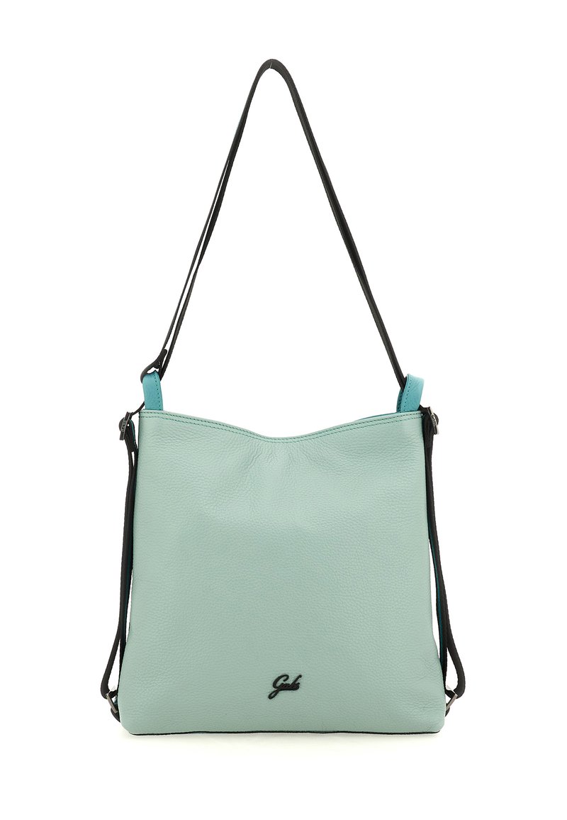 Borsa a tracolla in pelle verde menta con design morbido, tracolla regolabile nera e piccolo logo sulla parte frontale. Texture liscia senza motivi.