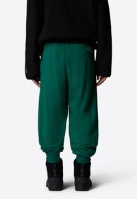 The North Face ESSENTIAL - Trainingsbroek - evergreen