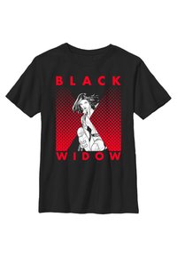 Svart bomullströja med en grafik av en karaktär i en vit outfit, med röd text "BLACK WIDOW" och ett prickmönster.