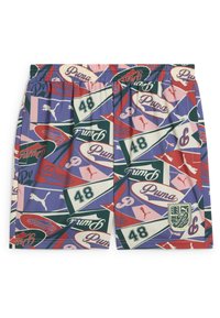 Shorts Puma con un design a collage colorato che presenta loghi, numeri e motivi nei colori viola, verde, rosso e crema; vita elasticizzata.