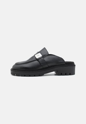 FLATFORM SLIPON - Heeled mules - triple black