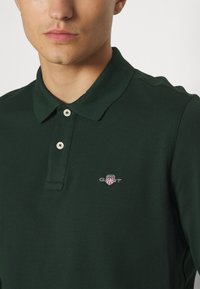 GANT SHIELD RUGGER - Poloshirt - green