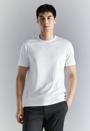 Camiseta básica - white