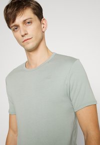 G-STAR BASE 2er PACK - T-shirt básica - iceberg green