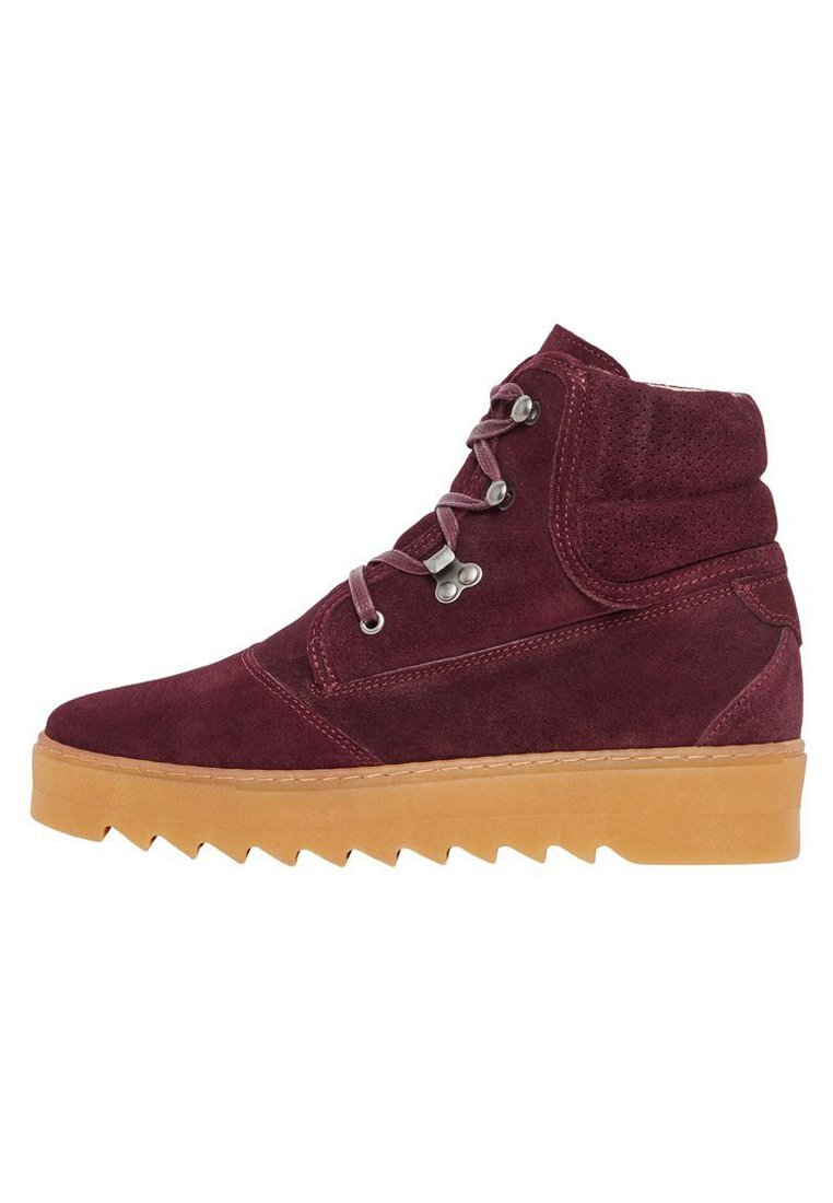 burgundy winter boots