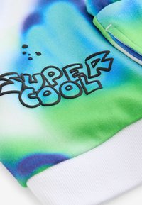 Next SHORT SLEEVE HOODED AND SET - Shorts - blue green tie dye graffiti