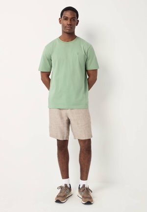 Next, - T-shirt basic