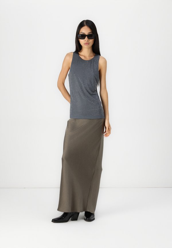 CHRISHELL TANK - Top - iron gate4