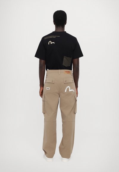 Evisu KAMON SEAGULL PANTS - Cargobroek - beige