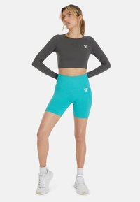 SQUATPROOF ROW SEAMLESS - Shorts - turquoise