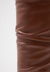 L’Autre Chose Botas - cognac