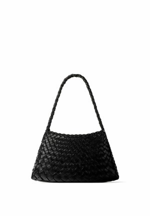Schwarze gewebte Lederhandtasche mit kurzem geflochtenem Riemen, trapezförmig und mit glatter Oberfläche.