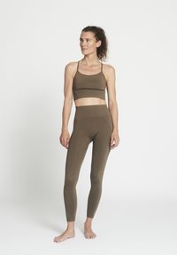 rethinkit studios HILDE - Bustino - brown