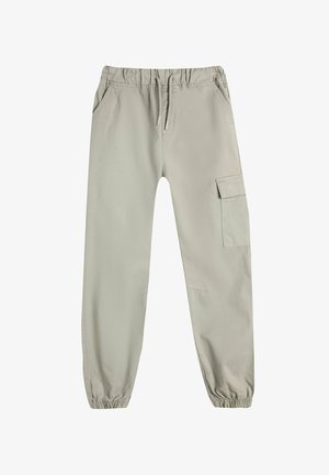 Pantalones cargo de color gris claro con una cinturilla elástica, bolsillos laterales y un bolsillo en una pierna. Fabricados en una tela suave con un corte relajado.